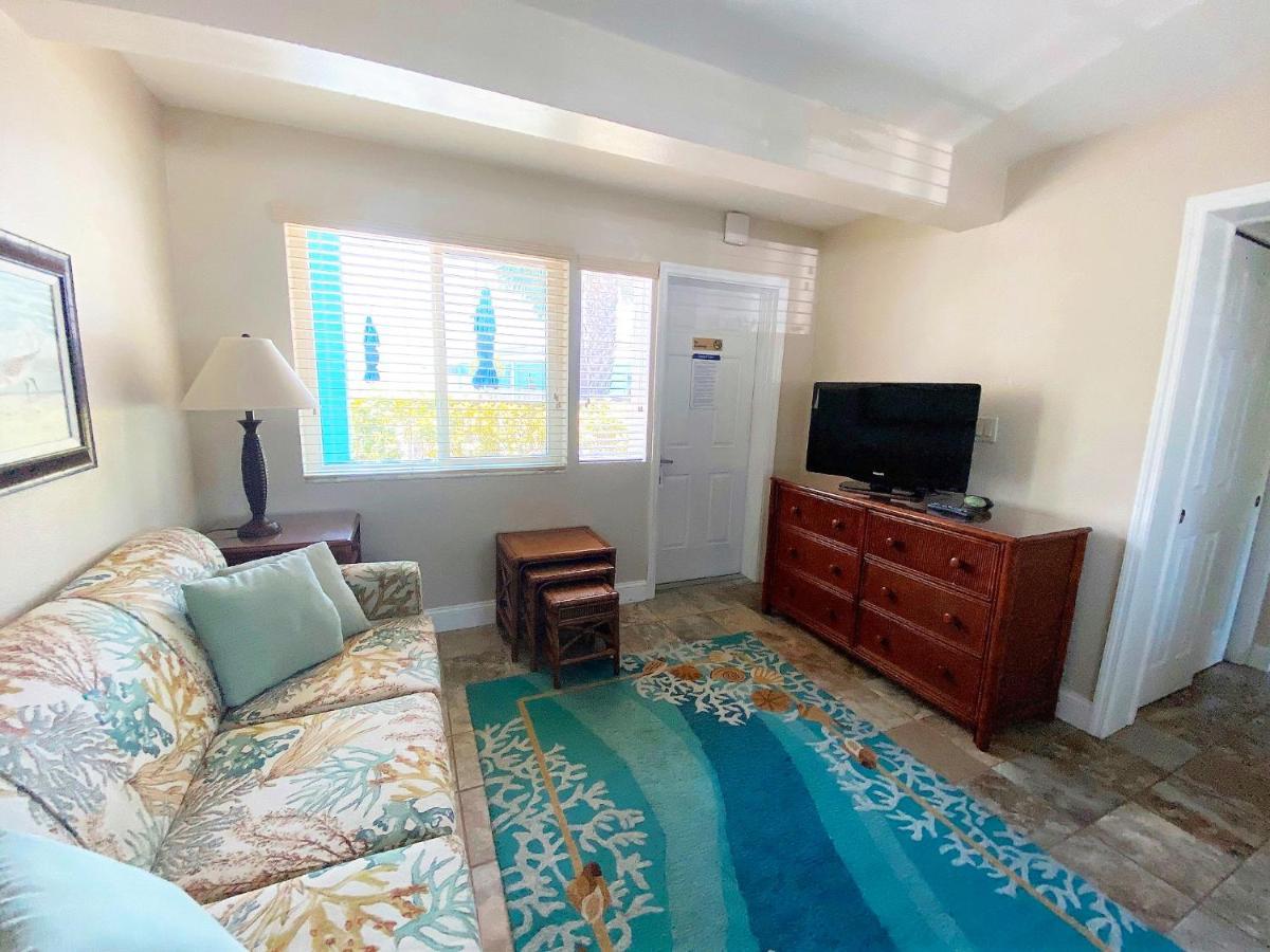 Nautical Watch Aparthotel Belleair Beach Kültér fotó